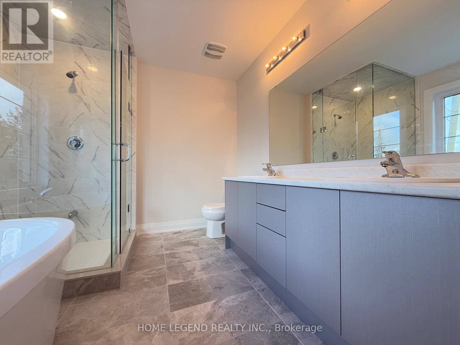 2 Rail Trail Court, Georgina, Ontario  L0E 1R0 - Photo 8 - N12568172