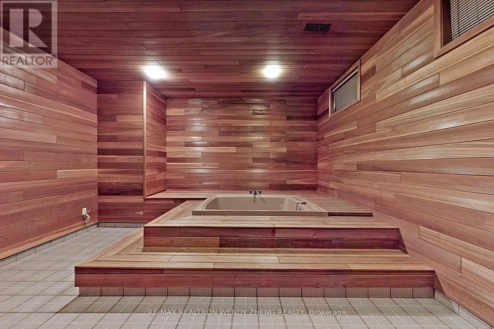 305 Woodland Acres Crescent, Vaughan, Ontario  L6A 1G1 - Photo 15 - N12568210