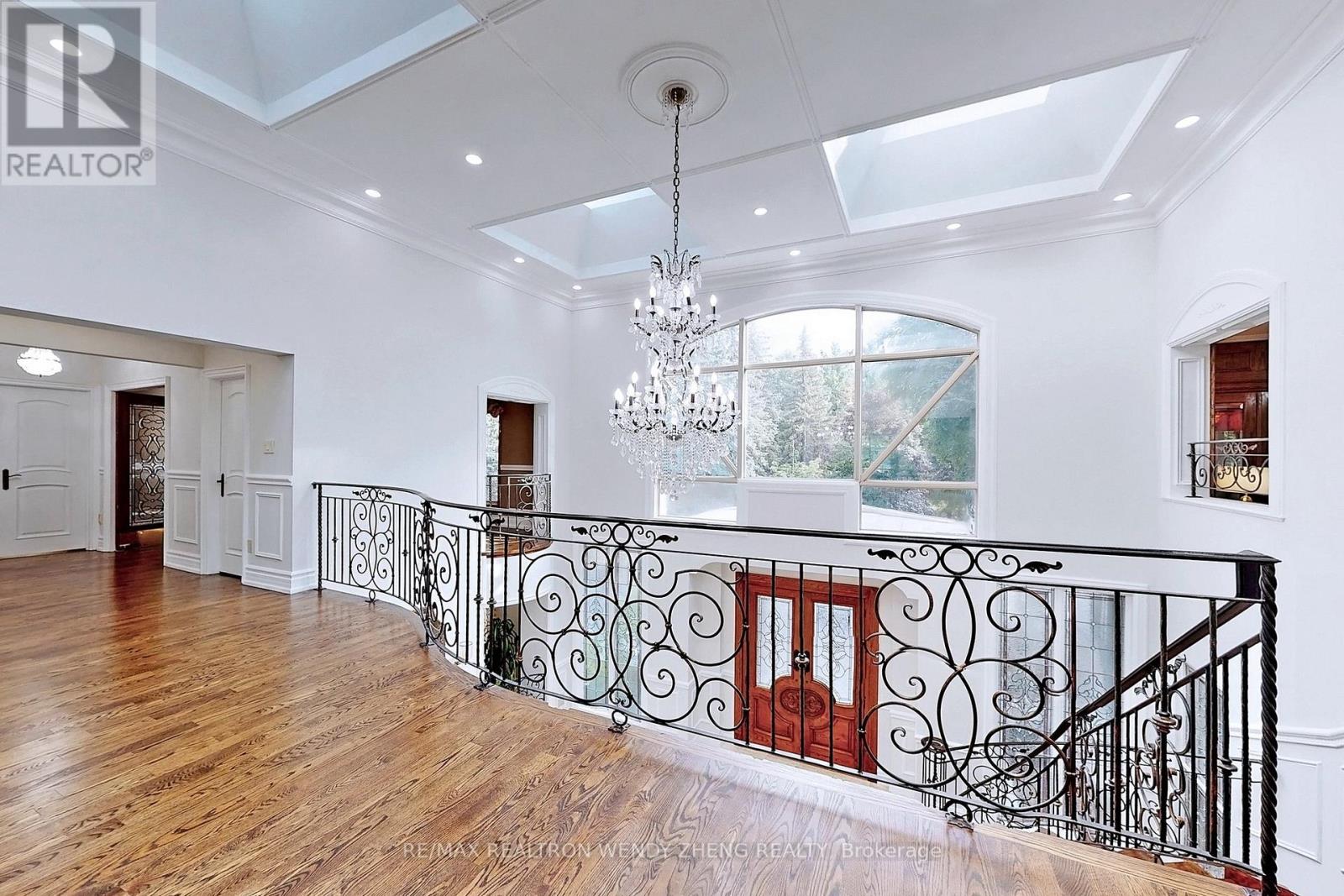 305 Woodland Acres Crescent, Vaughan, Ontario  L6A 1G1 - Photo 5 - N12568210