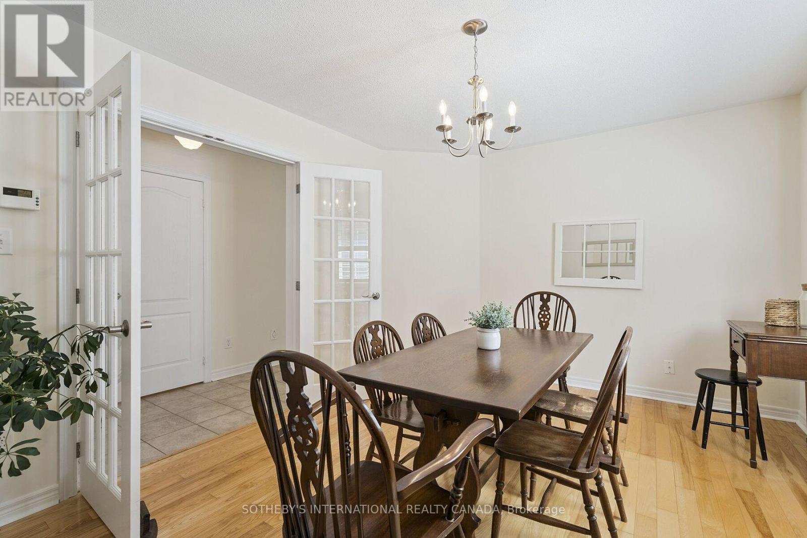 12 Fairvalley Street, Brampton, Ontario L6R 0S3 - Photo 5 - W12568100