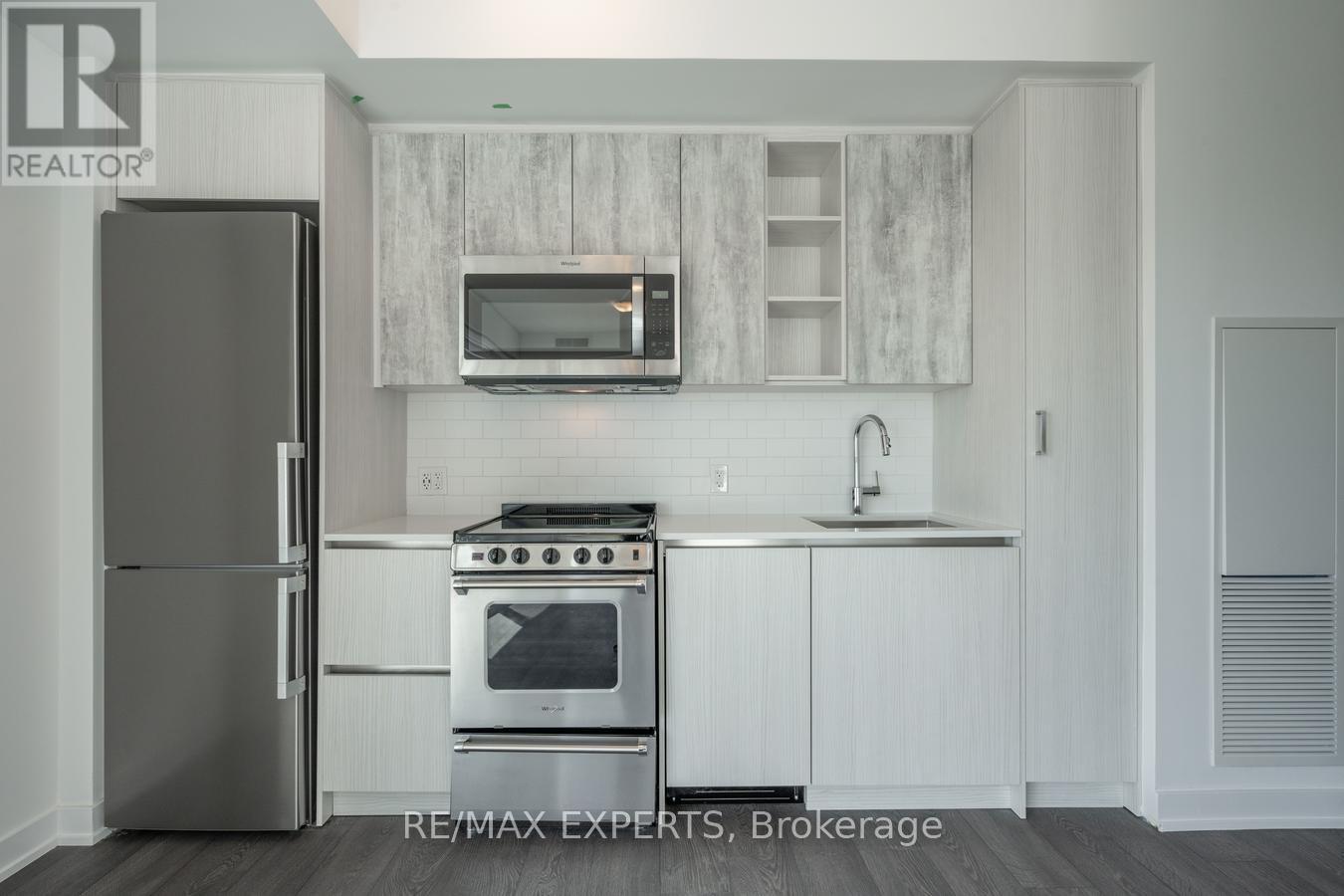421 - 251 Manitoba Street, Toronto, Ontario  M8Y 0C7 - Photo 11 - W12568108