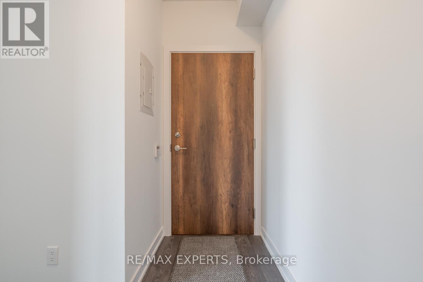 421 - 251 Manitoba Street, Toronto, Ontario  M8Y 0C7 - Photo 7 - W12568108