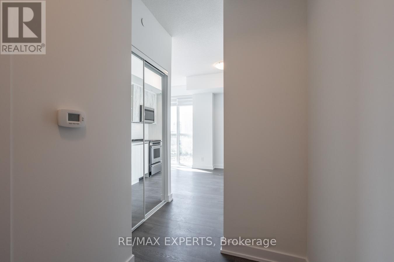 421 - 251 Manitoba Street, Toronto, Ontario  M8Y 0C7 - Photo 9 - W12568108