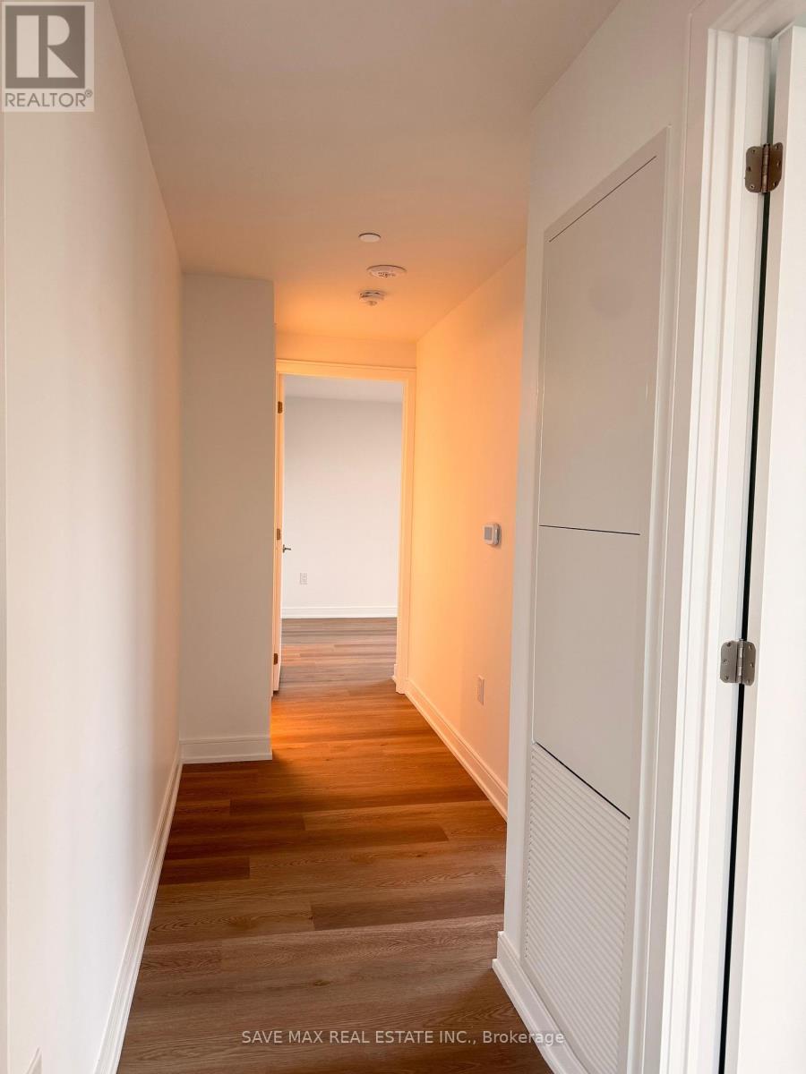 1801 - 3009 Novar Road, Mississauga, Ontario  L5B 0P9 - Photo 4 - W12568126