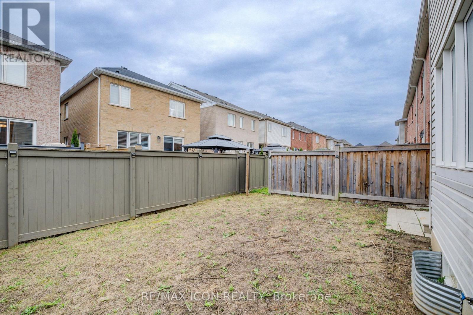 302 Jean Landing, Milton, Ontario  L9E 1C6 - Photo 37 - W12568140