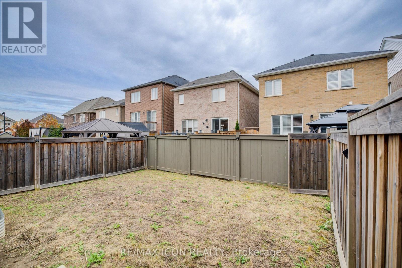 302 Jean Landing, Milton, Ontario  L9E 1C6 - Photo 40 - W12568140