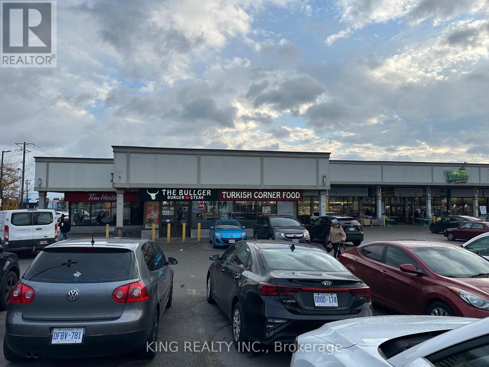 2712 KEELE STREET, Toronto, Ontario