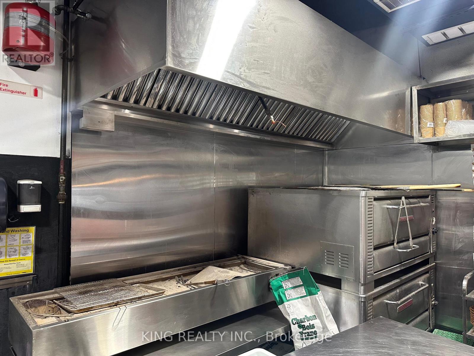 2712 Keele Street, Toronto, Ontario  M3M 2G1 - Photo 10 - W12568180