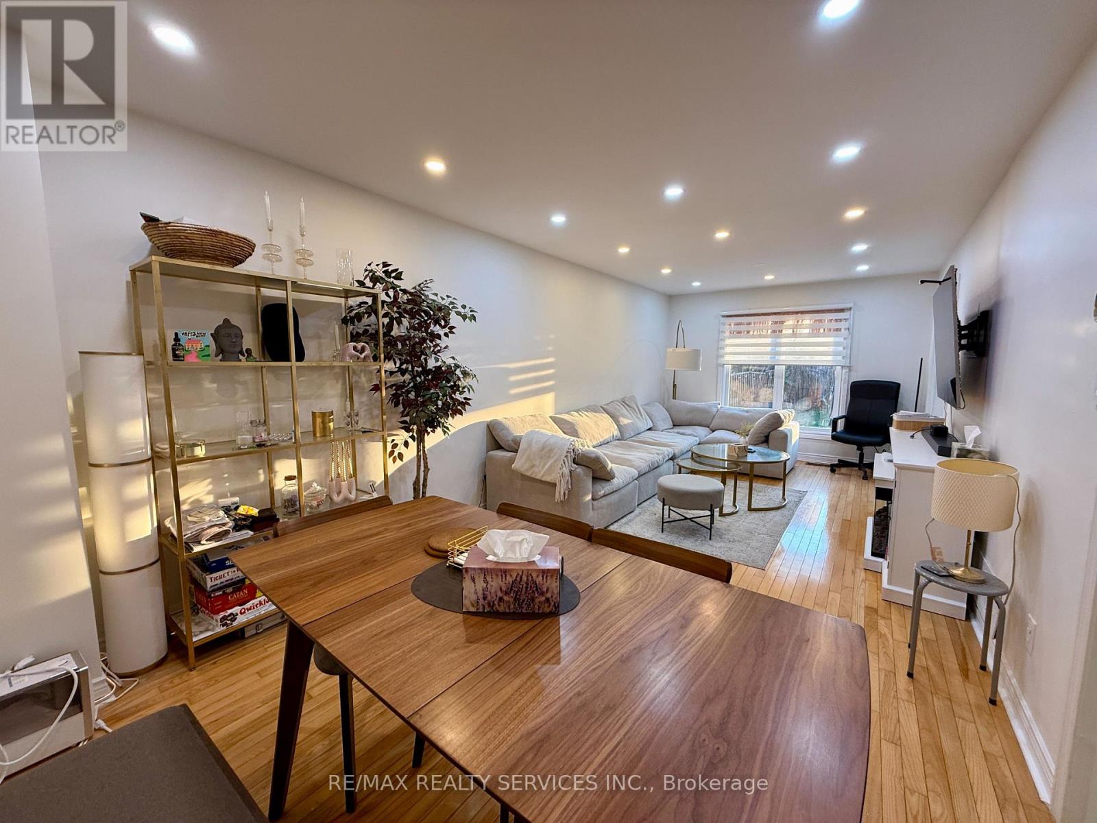 15 Inverhuron Trail, Oakville, Ontario  L6H 5Z6 - Photo 3 - W12568186