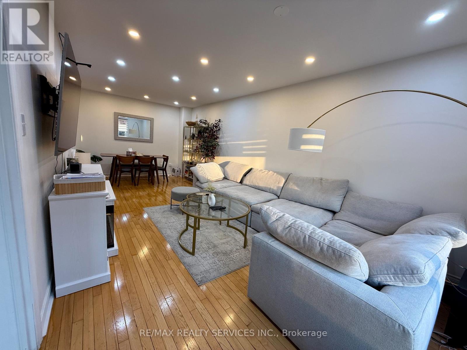 15 Inverhuron Trail, Oakville, Ontario  L6H 5Z6 - Photo 5 - W12568186