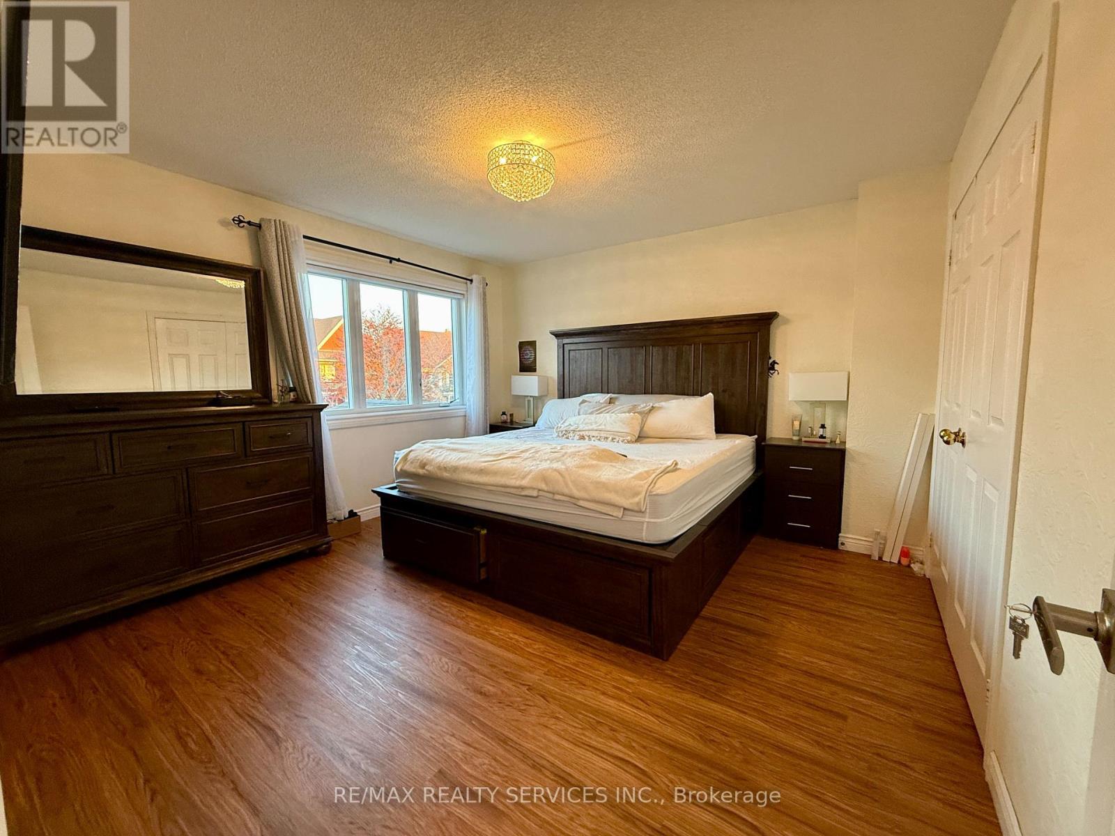 15 Inverhuron Trail, Oakville, Ontario  L6H 5Z6 - Photo 6 - W12568186