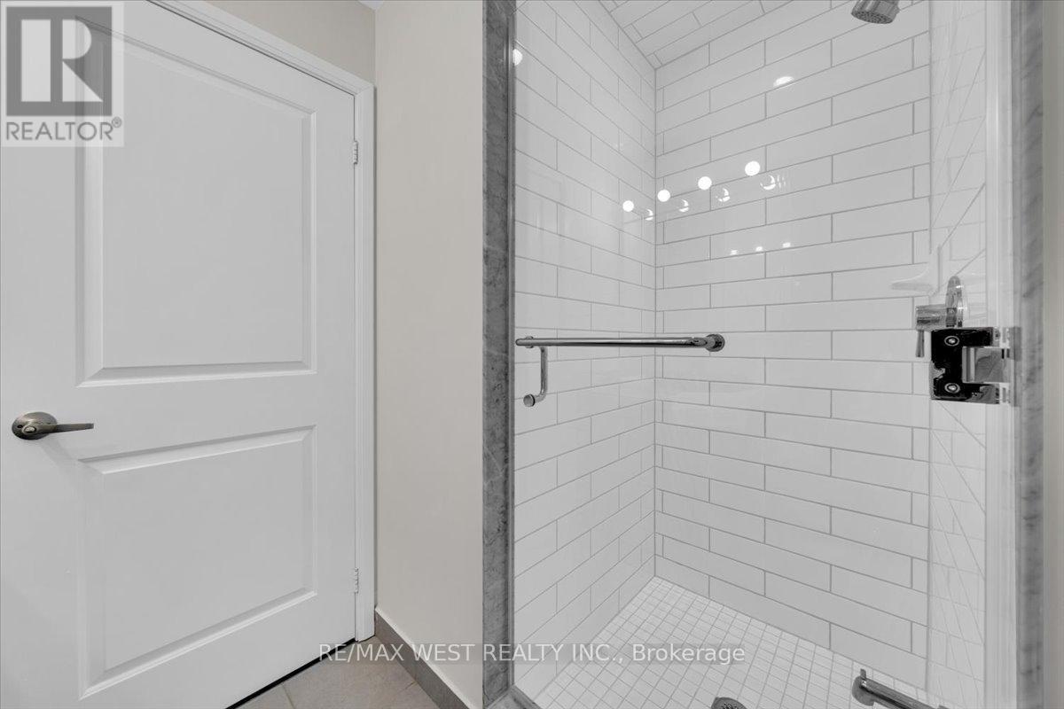 1011 - 1 Michael Power Place, Toronto, Ontario  M9A 0A1 - Photo 12 - W12567074