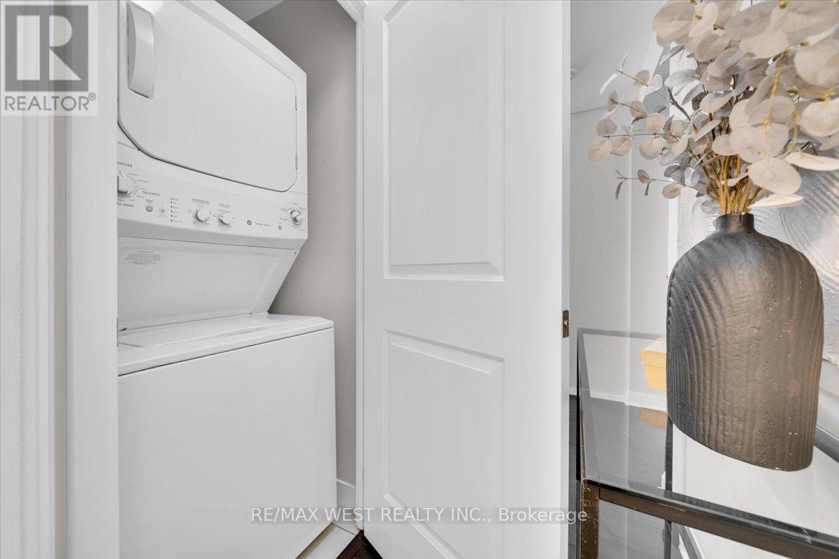 1011 - 1 Michael Power Place, Toronto, Ontario  M9A 0A1 - Photo 16 - W12567074