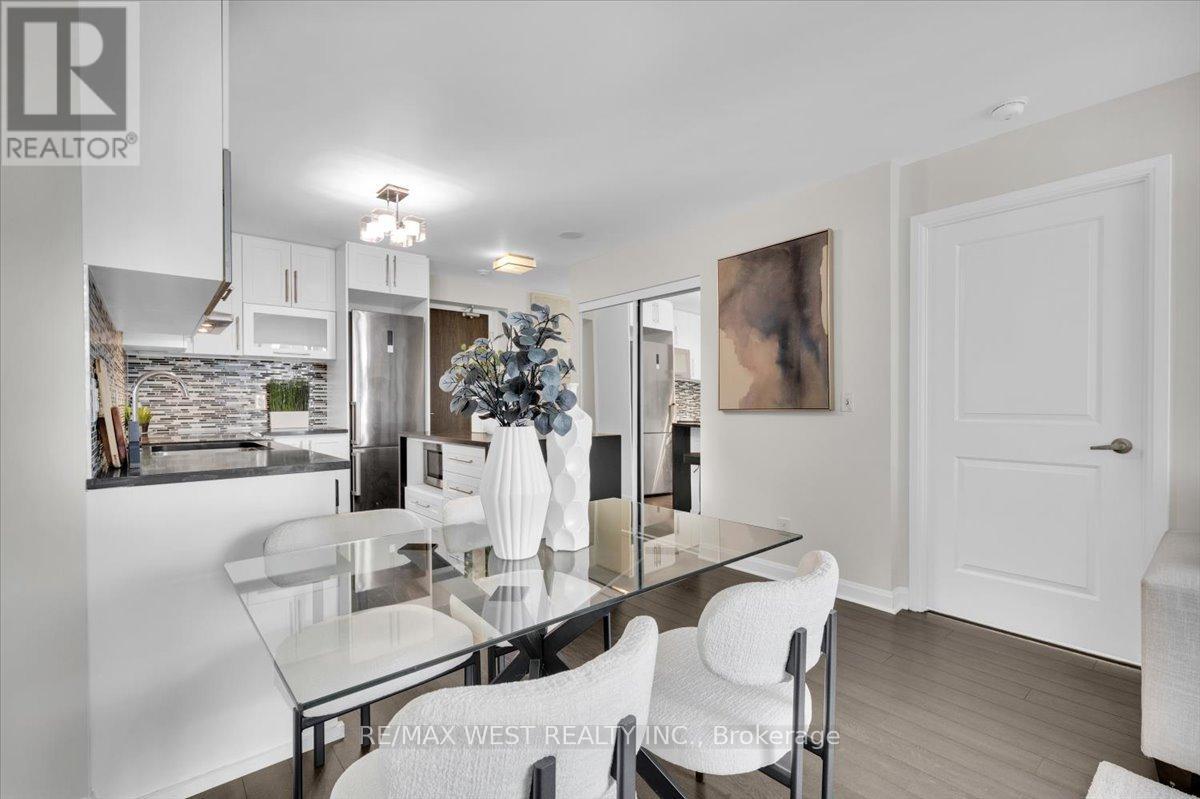 1011 - 1 Michael Power Place, Toronto, Ontario  M9A 0A1 - Photo 7 - W12567074