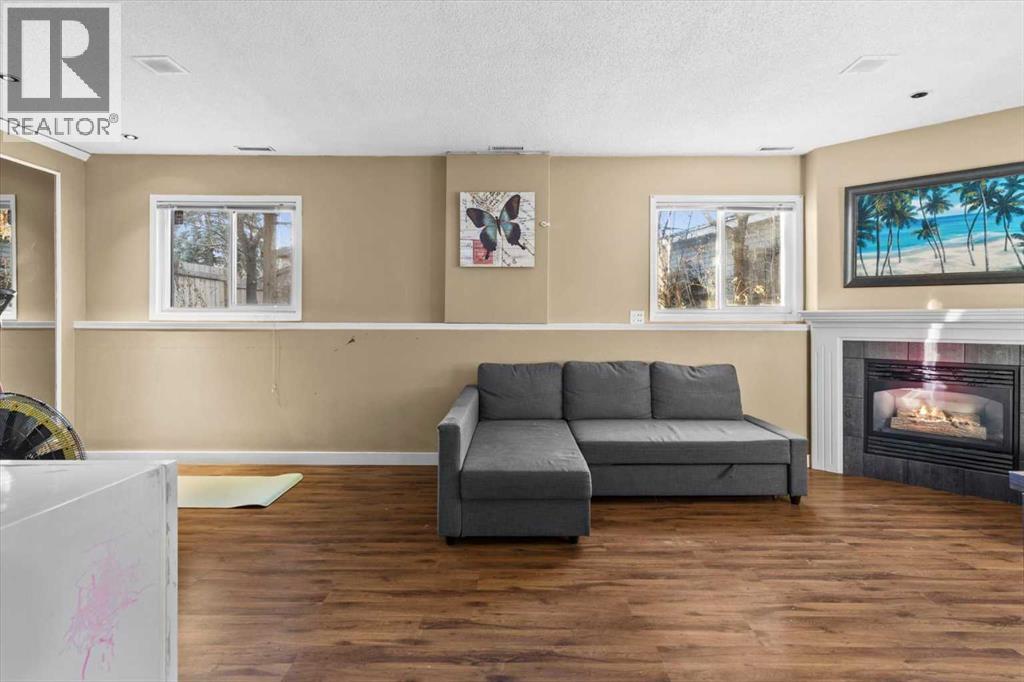 107 Woodford Crescent Sw, Calgary, Alberta  T2W 4C6 - Photo 24 - A2271657