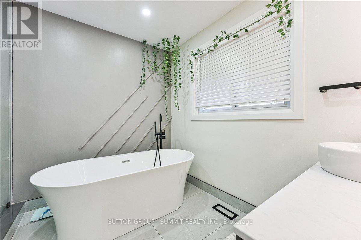 107 Deschene Avenue, Hamilton, Ontario  L9A 3J9 - Photo 19 - X12568092