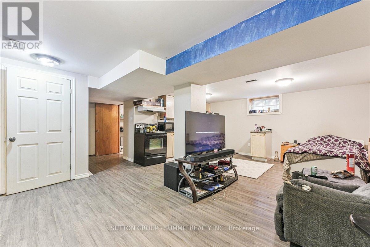 107 Deschene Avenue, Hamilton, Ontario  L9A 3J9 - Photo 35 - X12568092