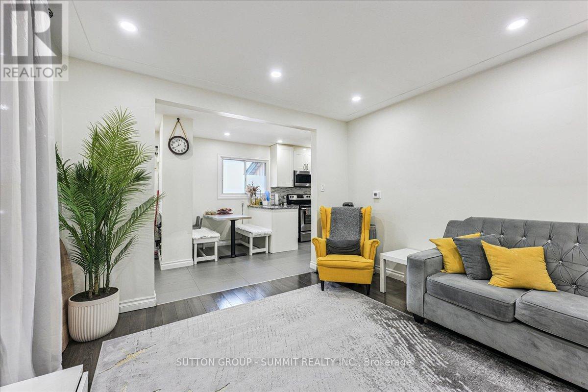 107 Deschene Avenue, Hamilton, Ontario  L9A 3J9 - Photo 7 - X12568092