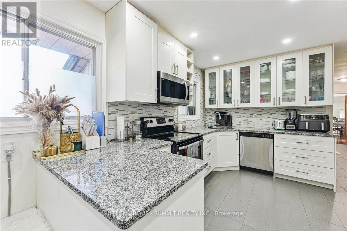 107 Deschene Avenue, Hamilton, Ontario  L9A 3J9 - Photo 8 - X12568092