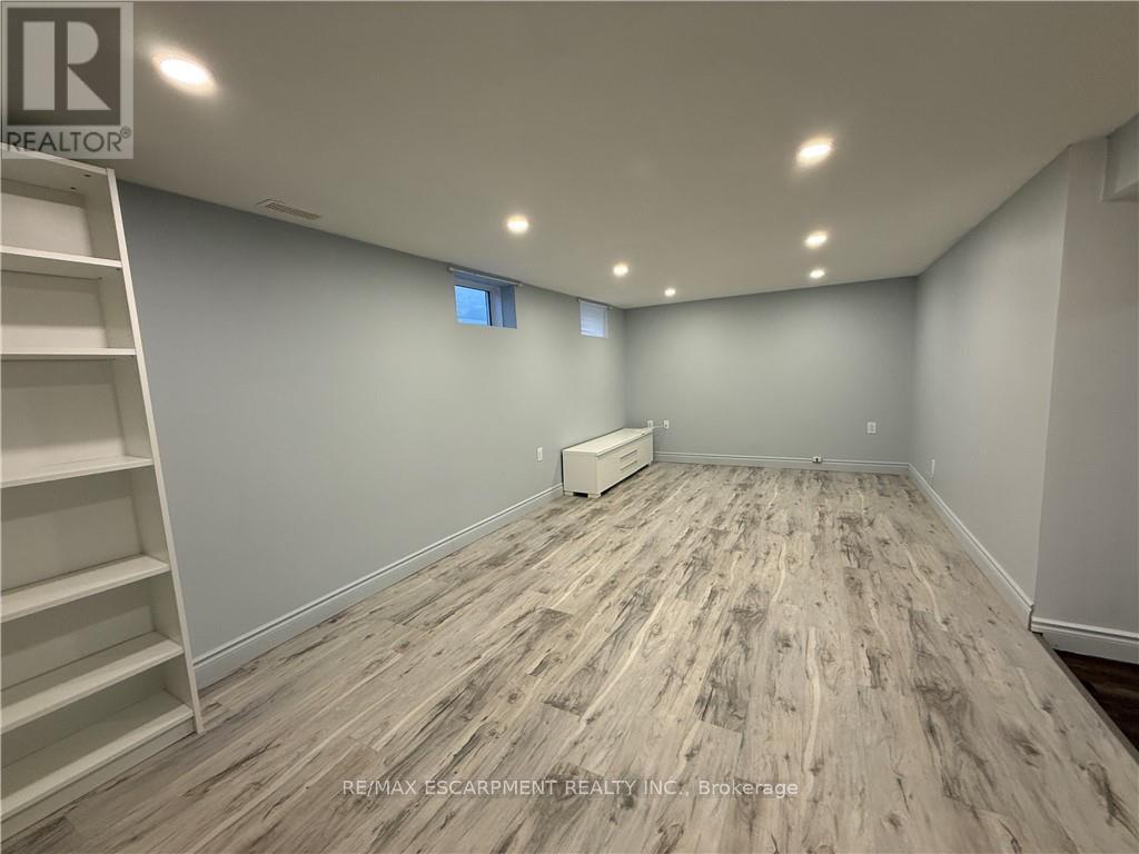 2 - 115 Green Road, Hamilton, Ontario  L8G 3W9 - Photo 9 - X12568106