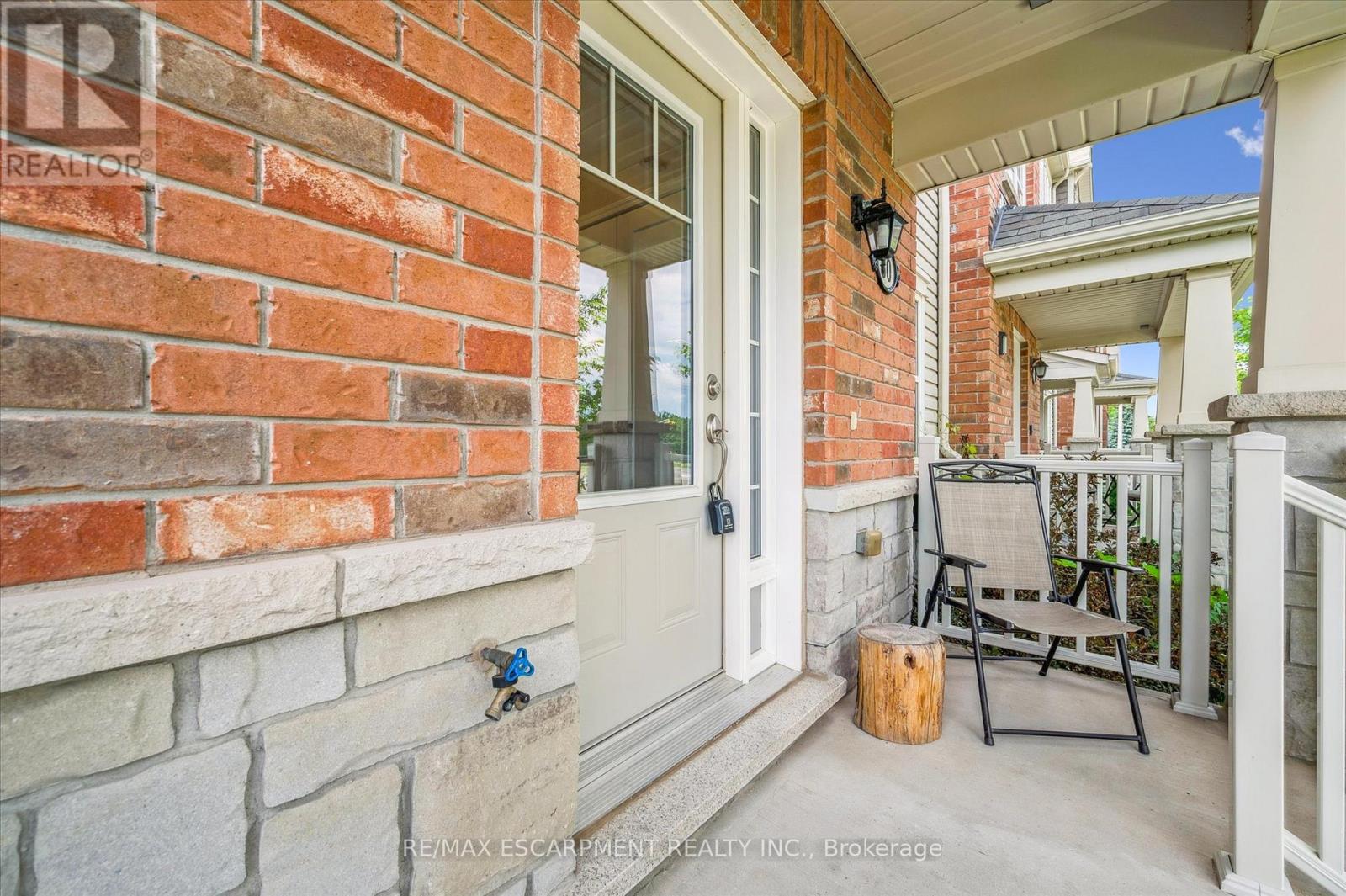 80 - 22 Spring Creek Drive, Hamilton, Ontario  L8B 1V7 - Photo 3 - X12568136