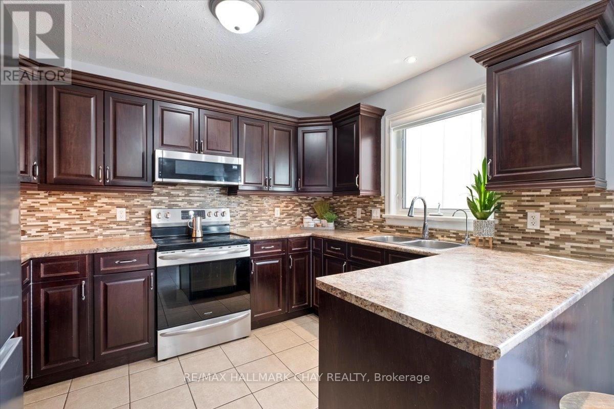 112 Silk Drive, Shelburne, Ontario  L9V 3E2 - Photo 11 - X12568198