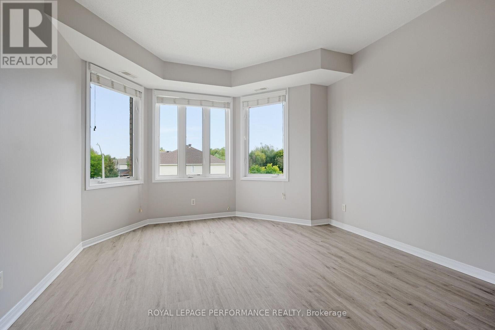 6 - 190 Rustic Hills Crescent, Ottawa, Ontario  K4A 0B9 - Photo 5 - X12568248