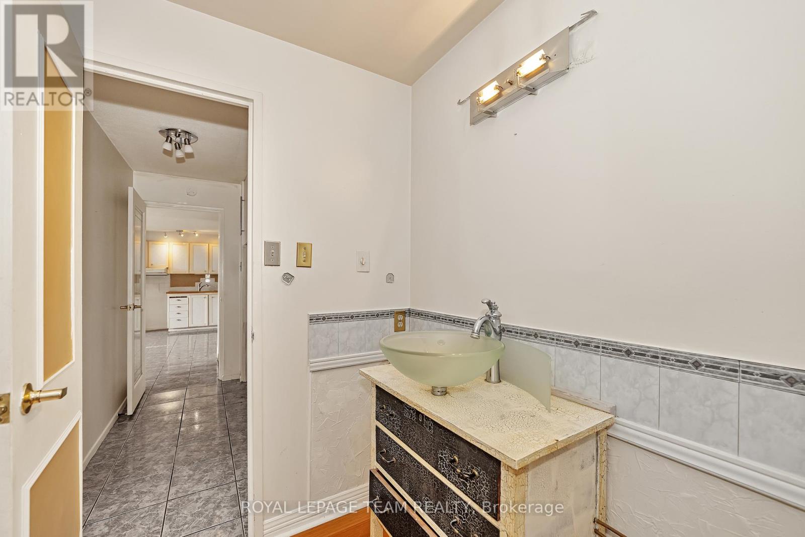 1210 - 20 Chesterton Drive, Ottawa, Ontario  K2E 6Z7 - Photo 16 - X12568254