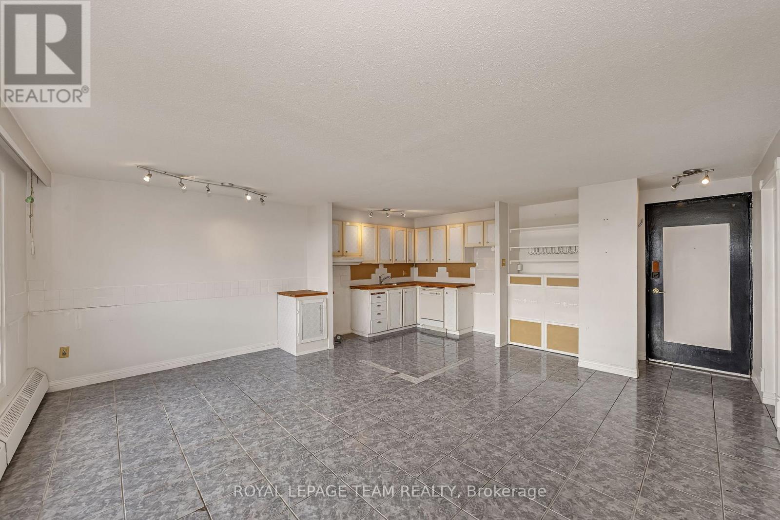 1210 - 20 Chesterton Drive, Ottawa, Ontario  K2E 6Z7 - Photo 8 - X12568254