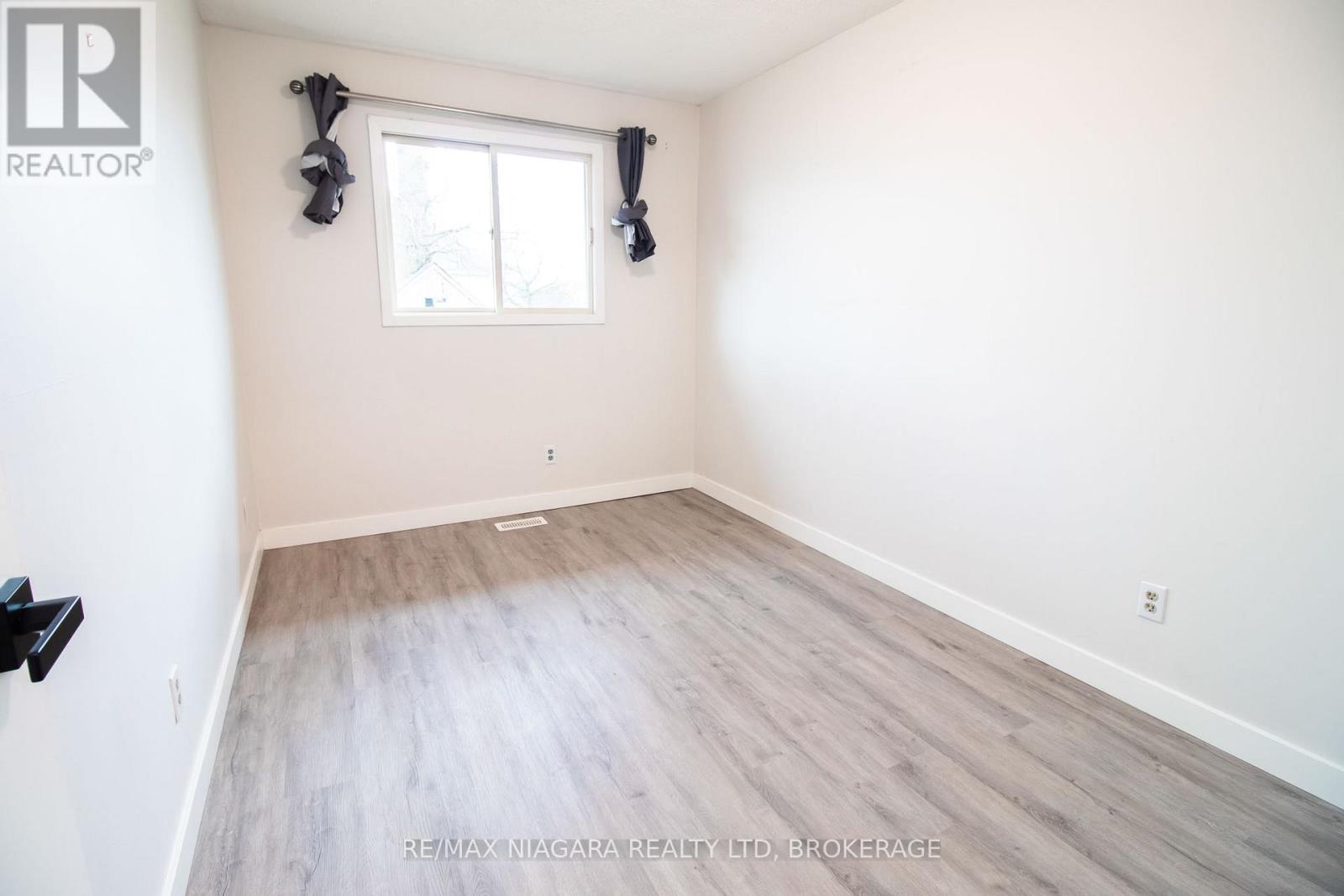 100 Terrace Avenue, Welland, Ontario  L3C 2C4 - Photo 10 - X12568242