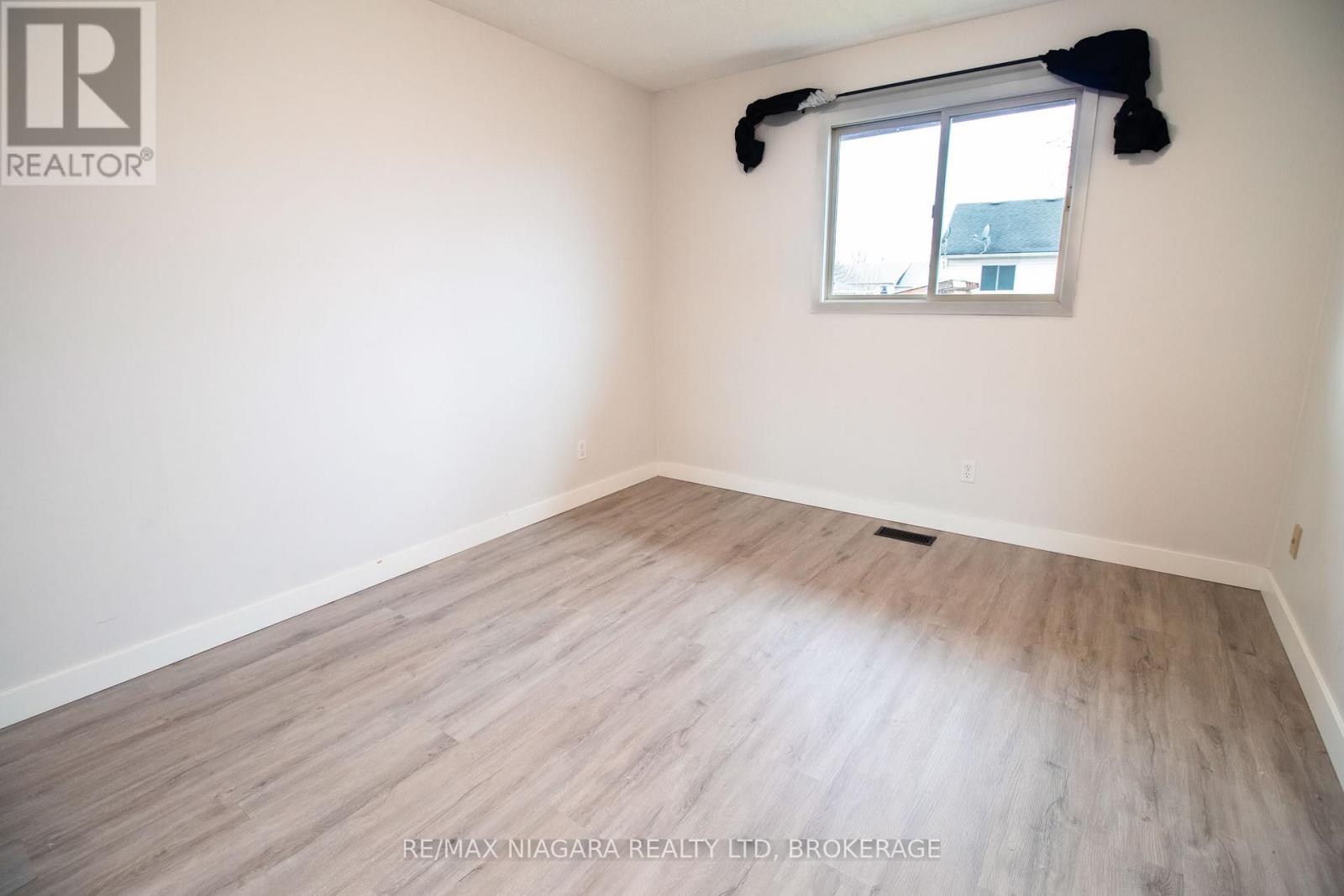 100 Terrace Avenue, Welland, Ontario  L3C 2C4 - Photo 12 - X12568242