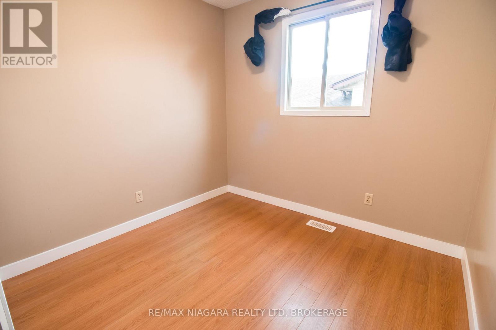 100 Terrace Avenue, Welland, Ontario  L3C 2C4 - Photo 15 - X12568242