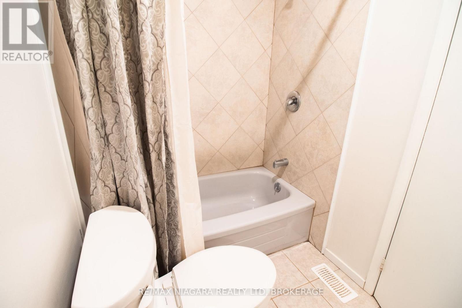 100 Terrace Avenue, Welland, Ontario  L3C 2C4 - Photo 16 - X12568242