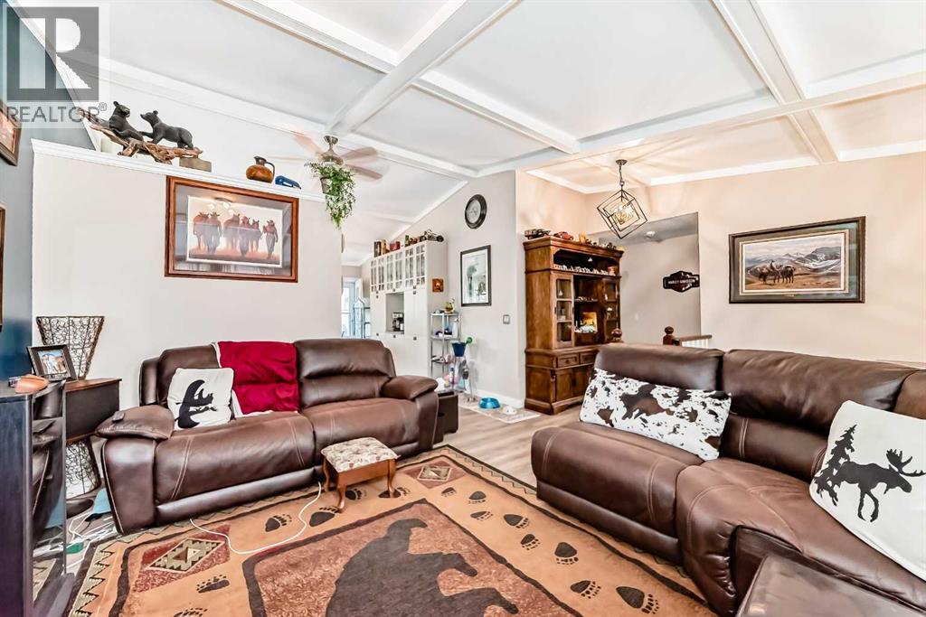 1328 Meadowbrook Drive Se, Airdrie, Alberta  T4A 2A3 - Photo 19 - A2248311