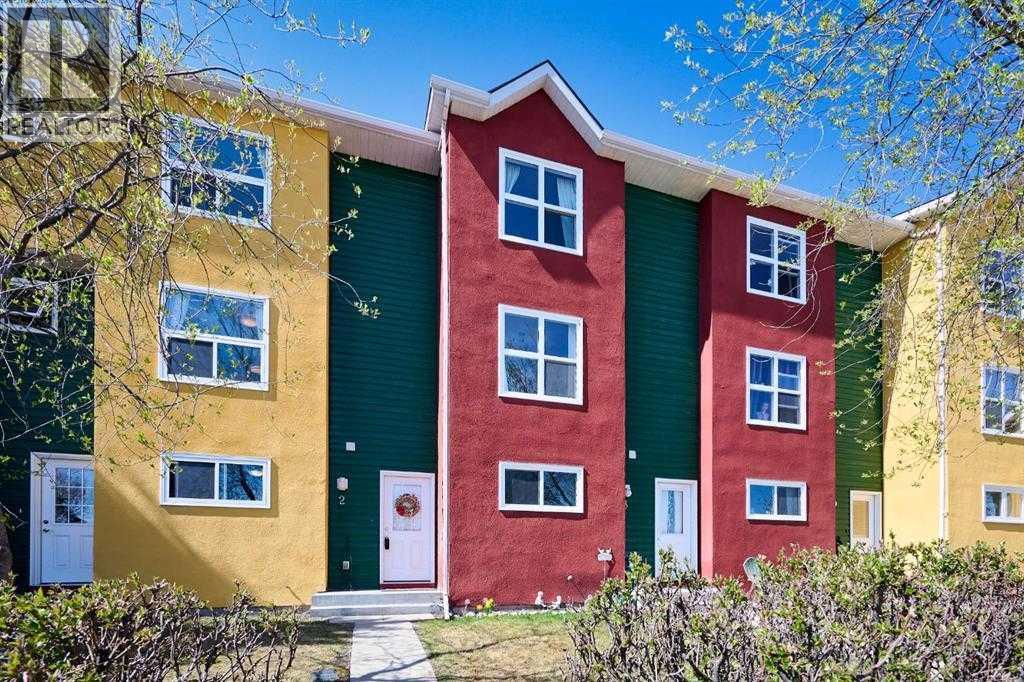 2, 7 Westland Road, Okotoks, Alberta  T1S 1Z1 - Photo 1 - A2253801