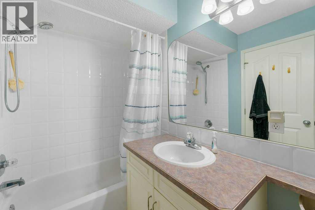 23 Valley Ponds Way Nw, Calgary, Alberta  T3B 5T5 - Photo 26 - A2265386