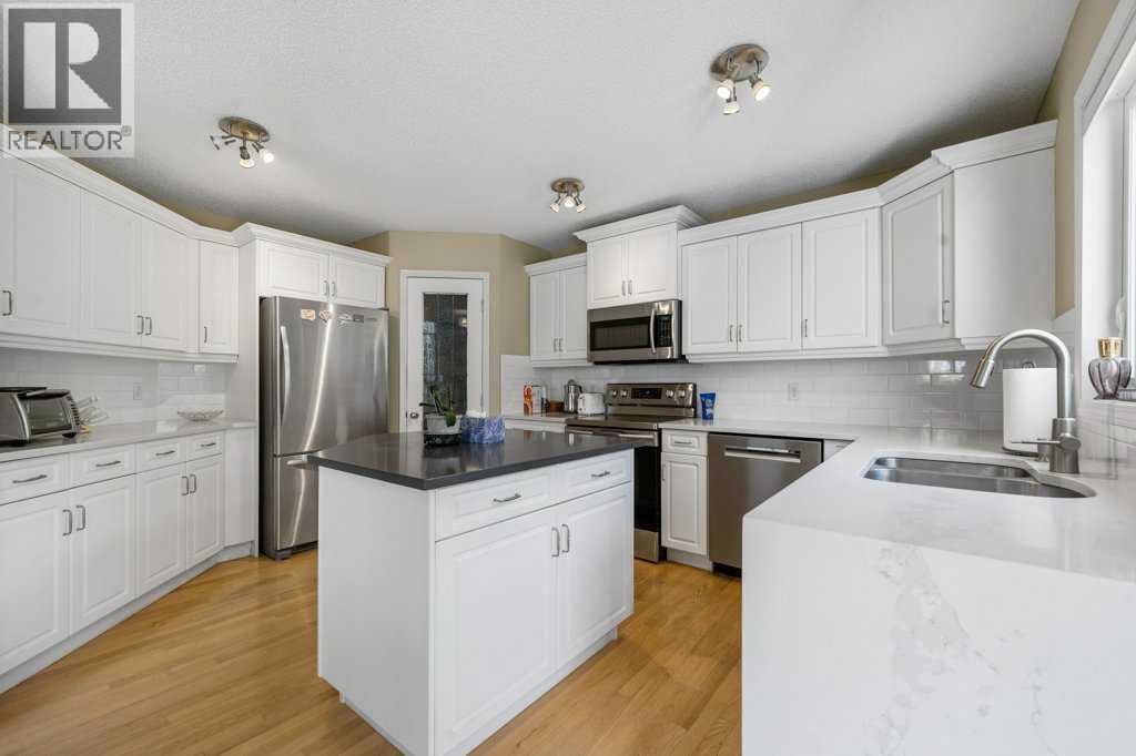 23 Valley Ponds Way Nw, Calgary, Alberta  T3B 5T5 - Photo 10 - A2265386