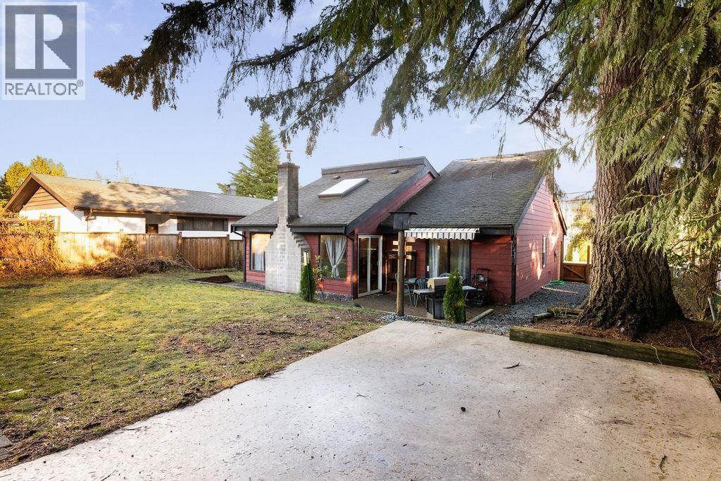 5613 Trail Avenue, Sechelt, British Columbia  V7Z 0H8 - Photo 1 - R3069369