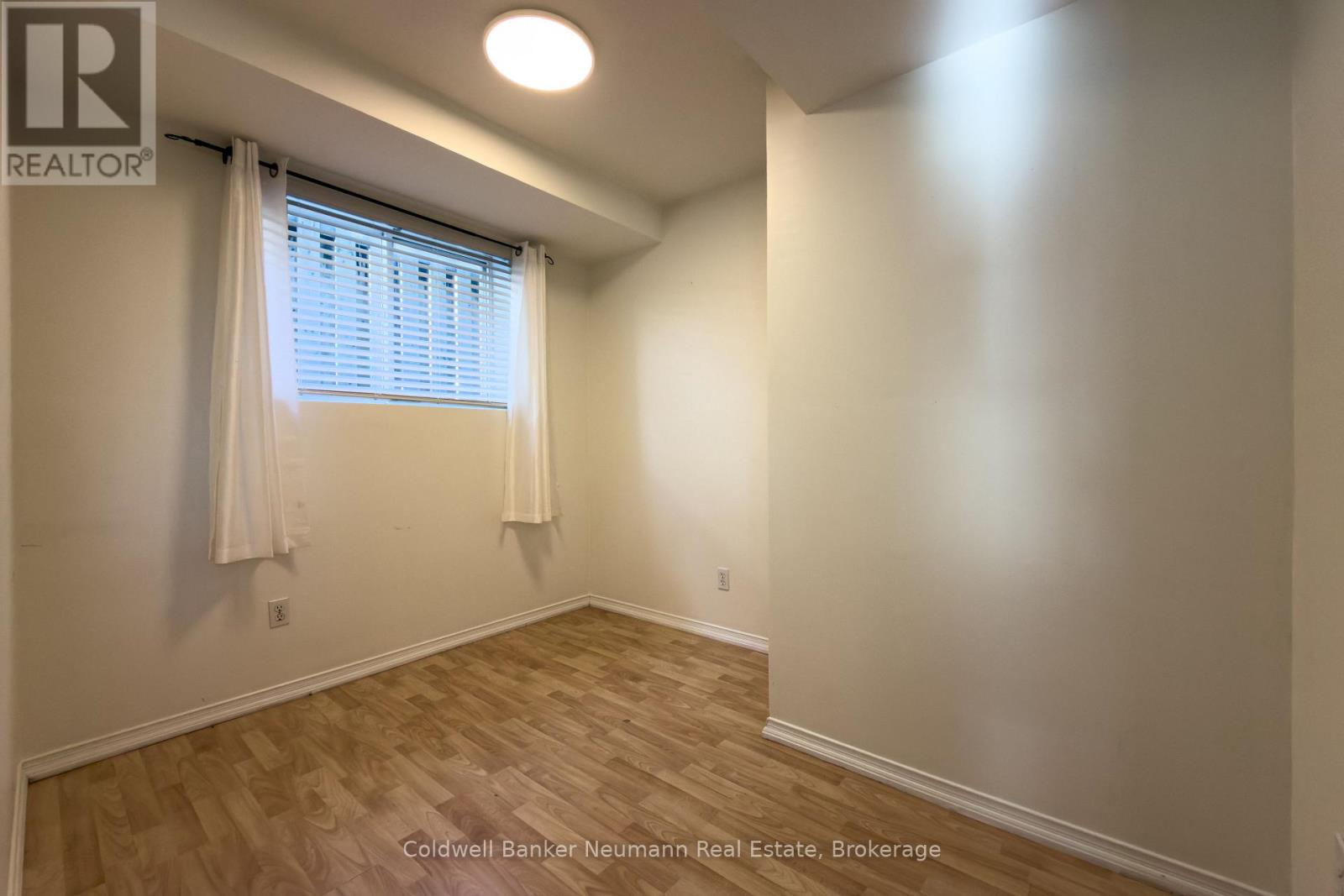 18 O'connor Lane, Guelph (Grange Road), Ontario  N1E 7G5 - Photo 8 - X12568114