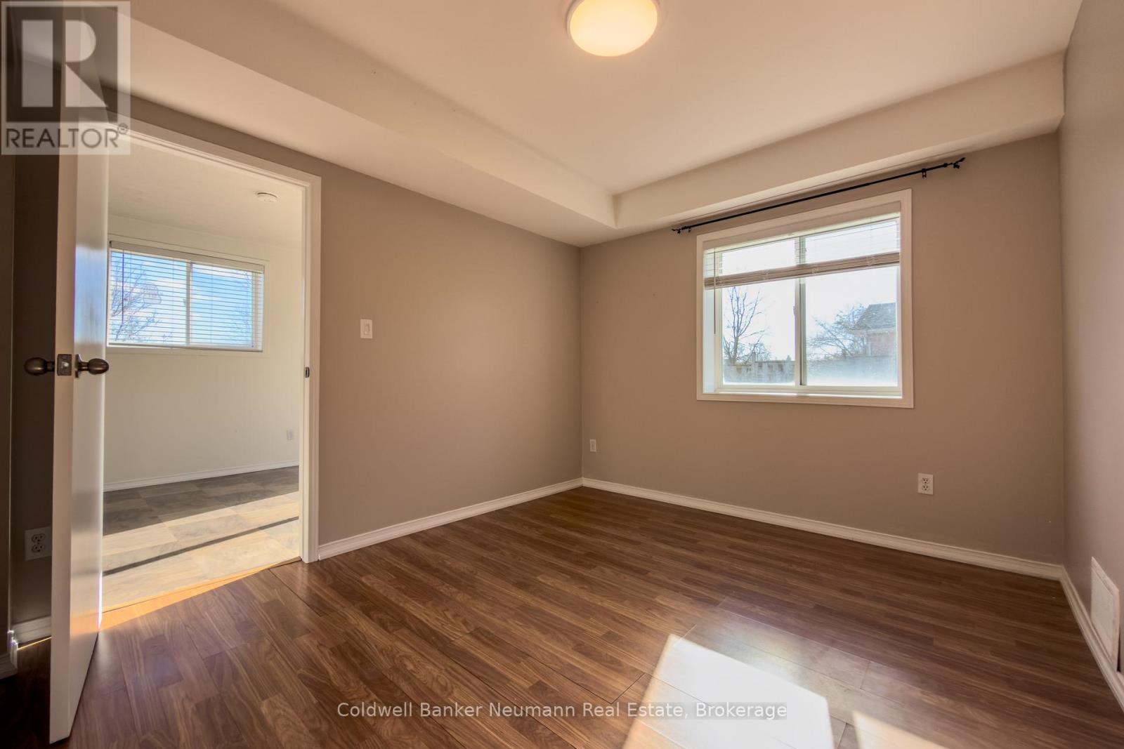 18 O'connor Lane, Guelph (Grange Road), Ontario  N1E 7G5 - Photo 7 - X12568114