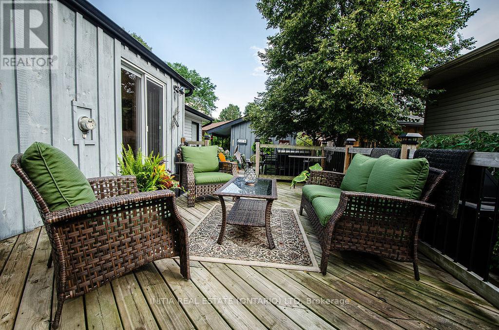 15 Balcarres Road, London North (North C), Ontario  N5X 2H5 - Photo 32 - X12544114