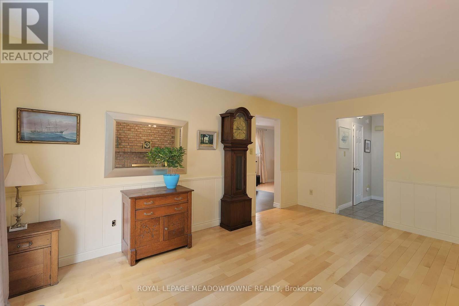 4207 Trapper Crescent, Mississauga, Ontario  L5L 3A7 - Photo 21 - W12536326