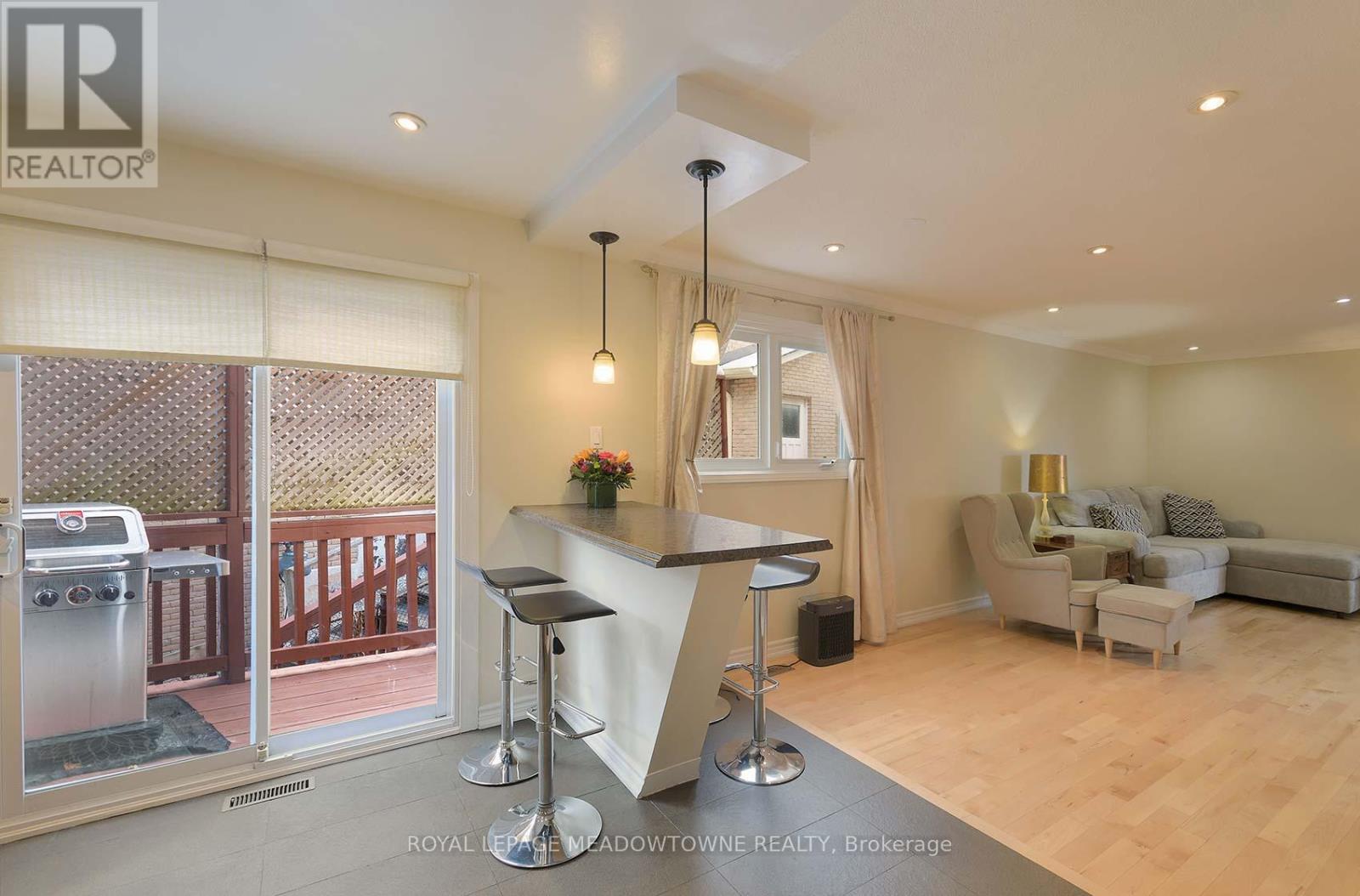 4207 Trapper Crescent, Mississauga, Ontario  L5L 3A7 - Photo 13 - W12536326