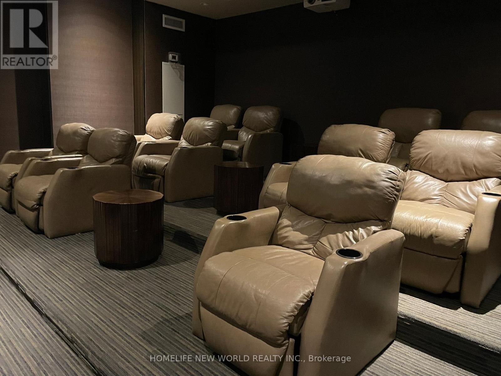 30 Herons Hill Way, Toronto, Ontario  M2J 0A7 - Photo 4 - C12568224