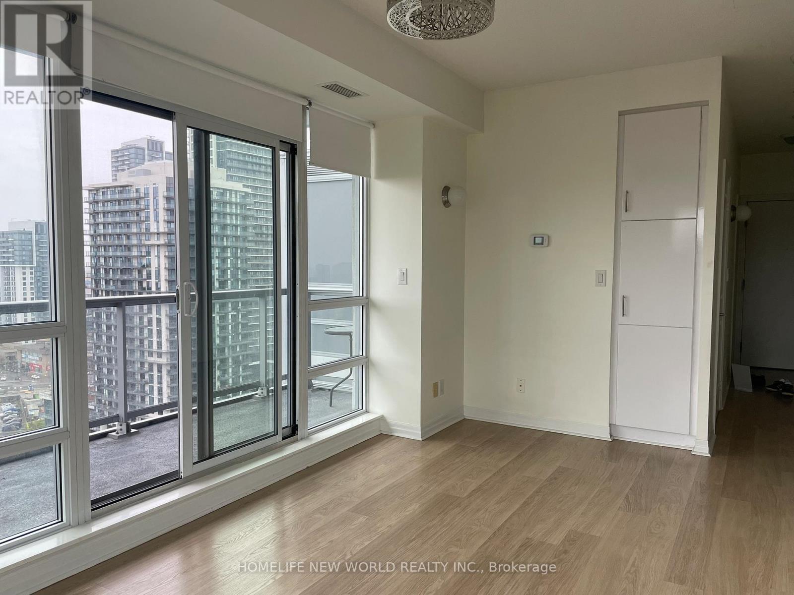 30 Herons Hill Way, Toronto, Ontario  M2J 0A7 - Photo 7 - C12568224