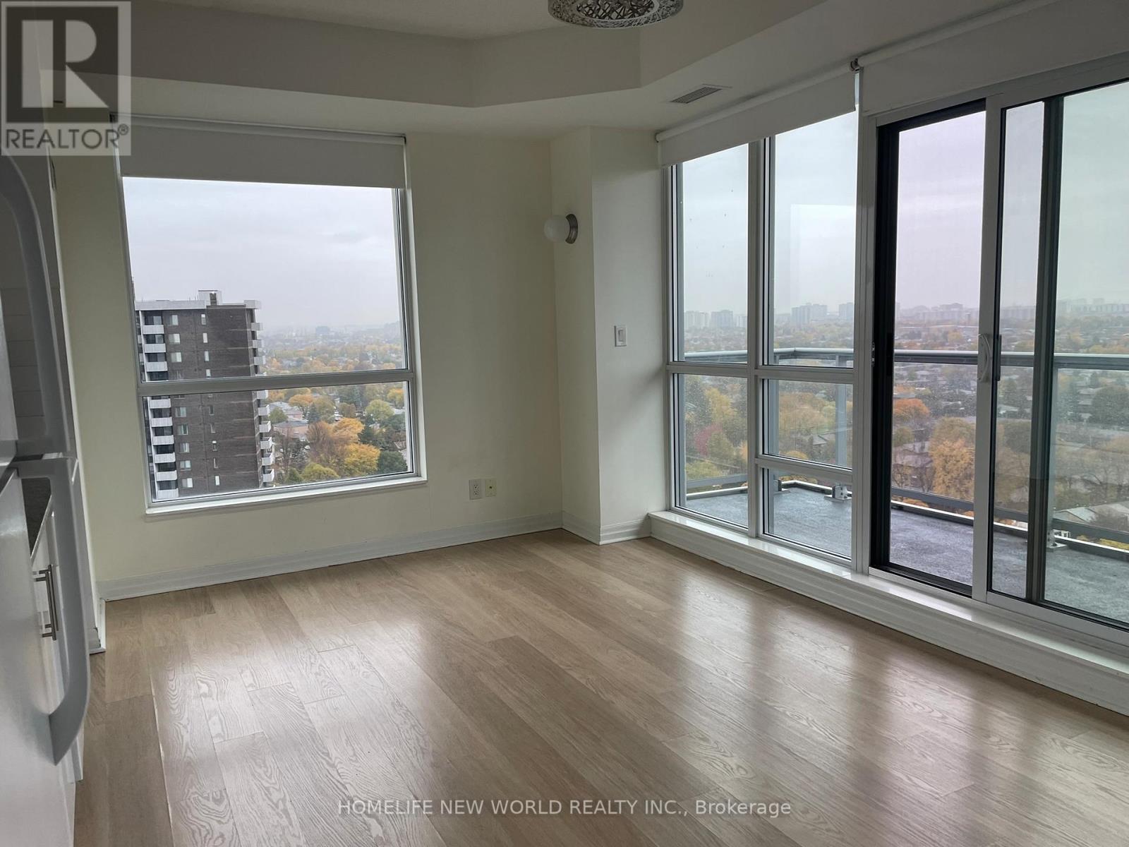 30 Herons Hill Way, Toronto, Ontario  M2J 0A7 - Photo 9 - C12568224