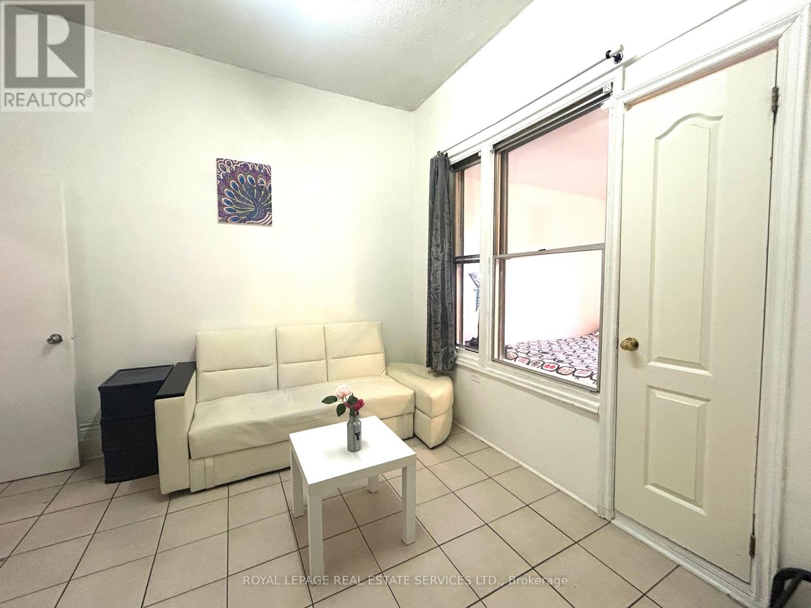 Lovely - 50 Bellevue Avenue, Toronto, Ontario  M5T 2N4 - Photo 4 - C12568228