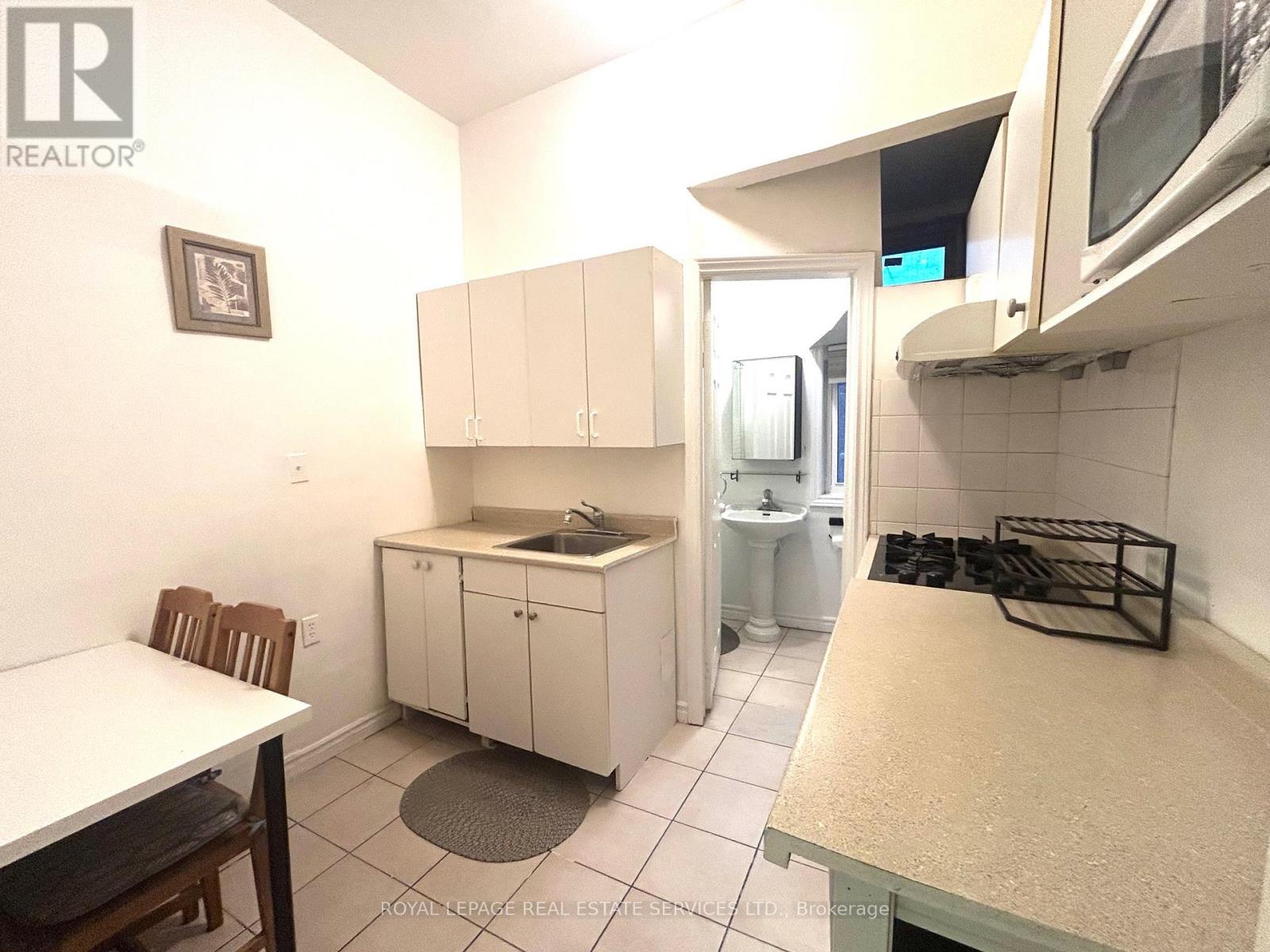 Lovely - 50 Bellevue Avenue, Toronto, Ontario  M5T 2N4 - Photo 5 - C12568228