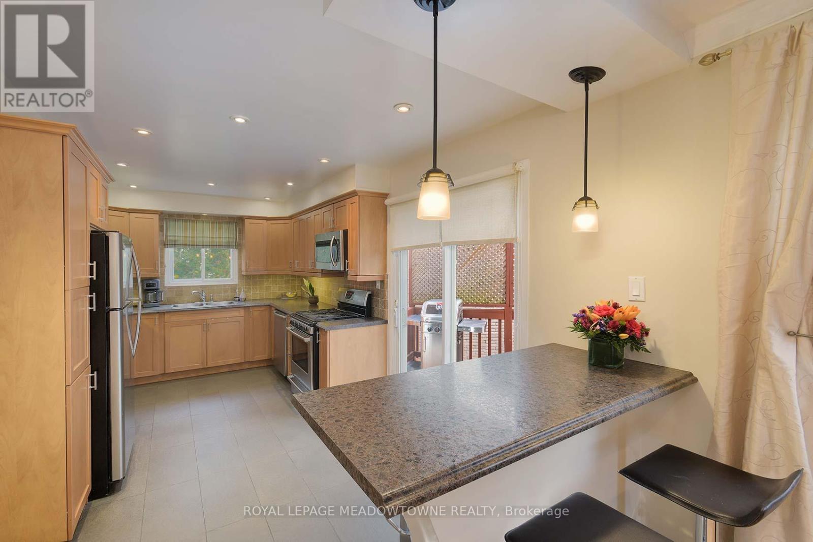 4207 Trapper Crescent, Mississauga, Ontario  L5L 3A7 - Photo 14 - W12536326