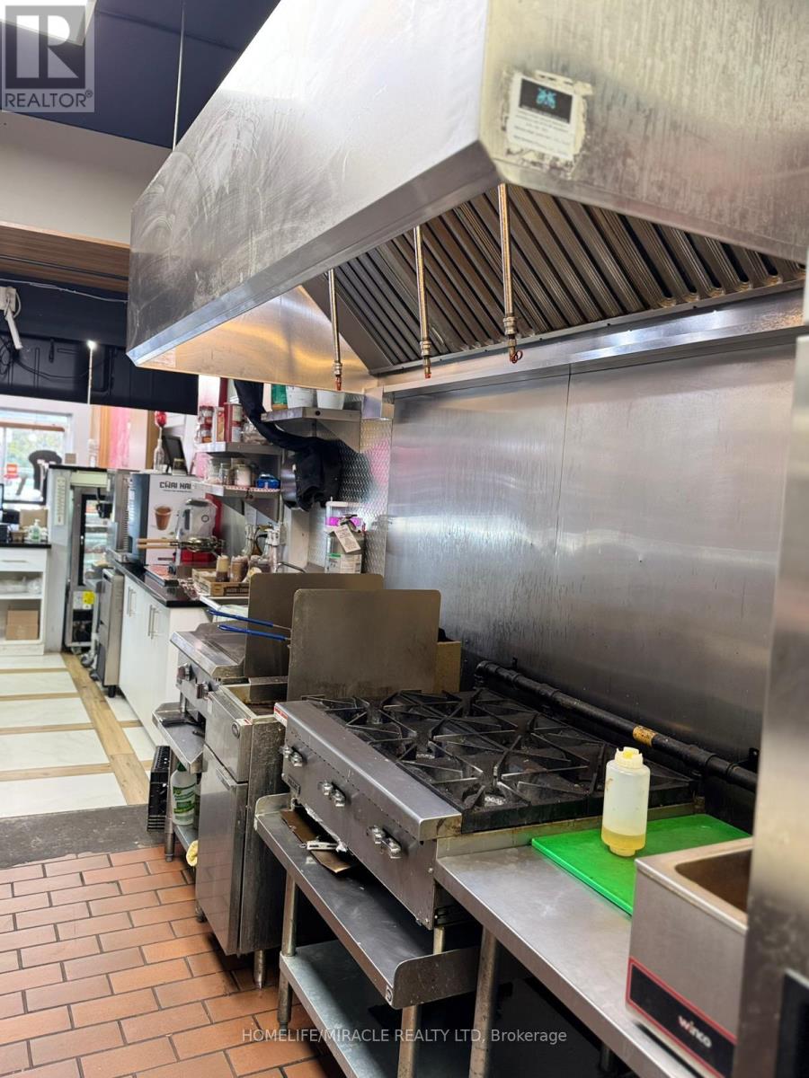 20 - 22 Main Street S, Brampton (Downtown Brampton), Ontario  L6W 2C3 - Photo 13 - W12549690